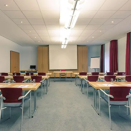 Mercure Frankfurt Sued מלון