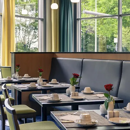 Otel Mercure Frankfurt Sued 4*